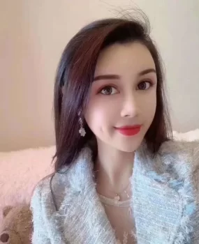 温州刚下海的性感的骚妹妹水止不住的往下流一顿拔草嘻嘻